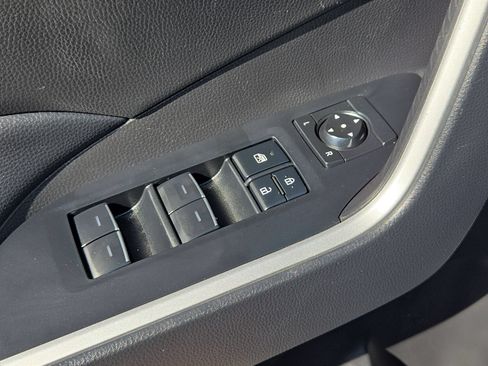 Used 2025 Toyota RAV4 XLE AWD/4WD image 11