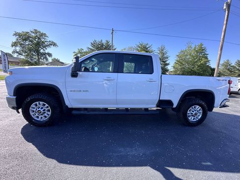 Used 2021 Chevrolet Silverado 2500 LT w/ Convenience Package AWD/4WD image 4