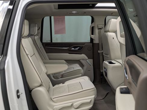 Used 2022 GMC Yukon XL Denali image 30