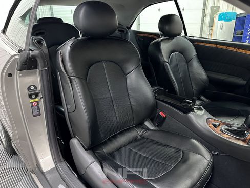 Used 2004 Mercedes-Benz CLK 320 Cabriolet image 44