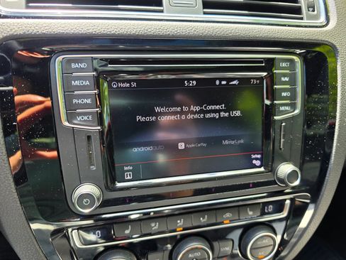 Used 2017 Volkswagen Jetta GLI FWD image 15