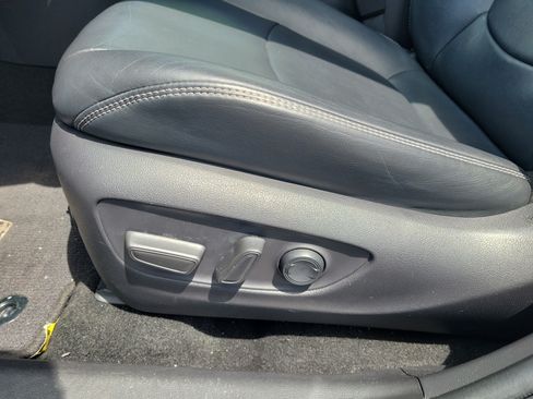 Used 2019 Toyota RAV4 XLE Premium FWD image 19