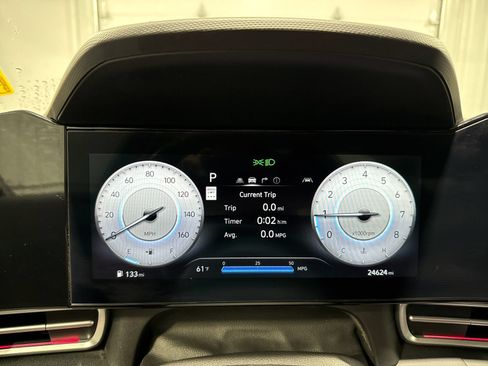 Used 2024 Hyundai Elantra SEL FWD image 21