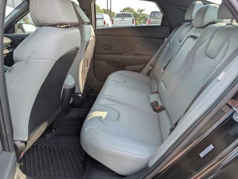 Used 2024 Hyundai Elantra Limited FWD image 18