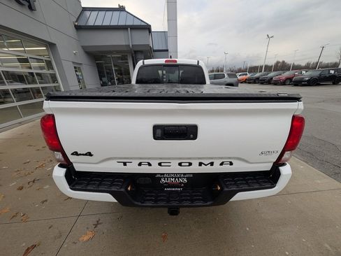 Used 2022 Toyota Tacoma SR image 9