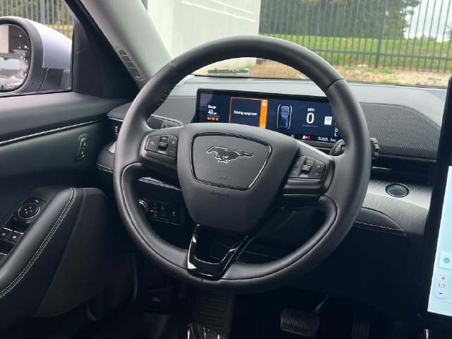 Used 2022 Ford Mustang Mach-E Select RWD image 17