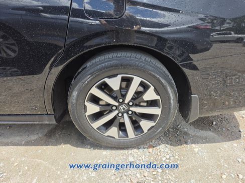 Used 2025 Honda Odyssey EX-L image 10