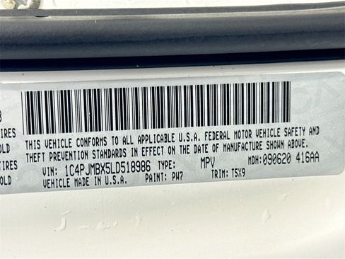 Used 2020 Jeep Cherokee Trailhawk w/ Comfort/Convenience Group image 29