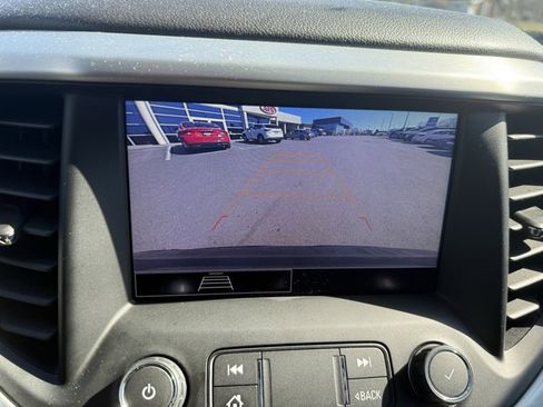 Used 2021 GMC Acadia SLE w/ Driver Convenience Package image 13