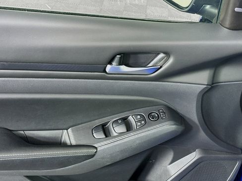 Used 2025 Nissan Altima 2.5 SV FWD image 15