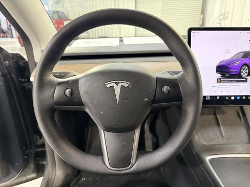Used 2023 Tesla Model Y Long Range image 16