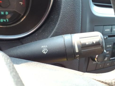 Used 2013 Dodge Avenger SE FWD image 19