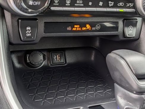 Used 2025 Toyota RAV4 XLE FWD image 17