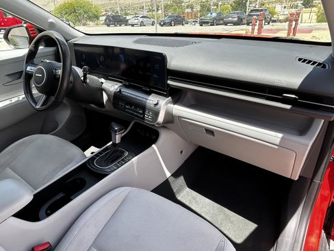 Used 2024 Hyundai Kona SEL FWD image 30
