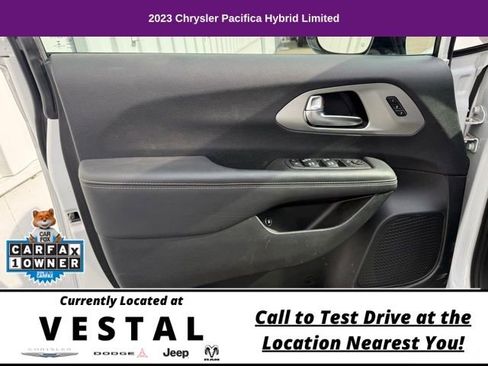 Used 2023 Chrysler Pacifica Limited w/ S Appearance Package FWD image 9