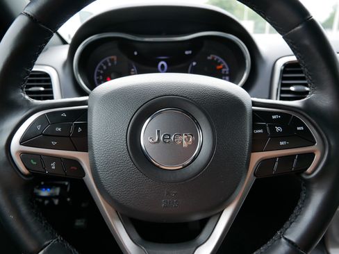 Used 2021 Jeep Grand Cherokee Laredo AWD/4WD image 25