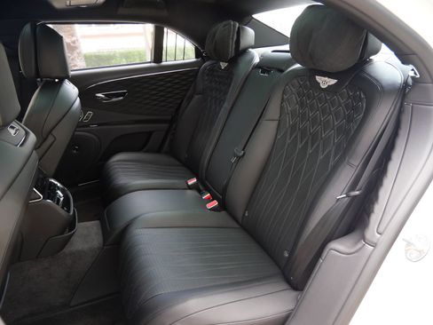 Used 2022 Bentley Flying Spur V8 AWD/4WD image 21