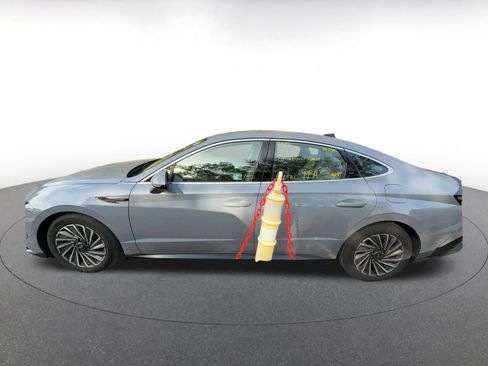 Used 2025 Hyundai Sonata SEL image 4