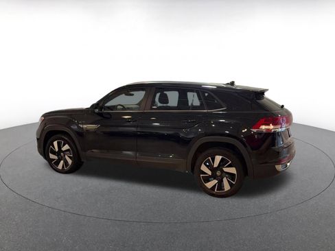 Used 2025 Volkswagen Atlas Cross Sport SE image 11