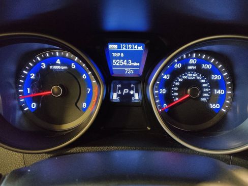 Used 2015 Hyundai Elantra GT image 23