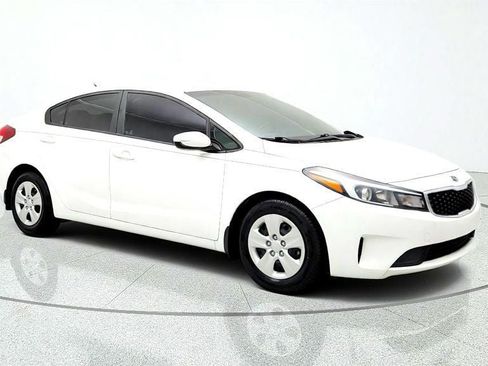 Used 2017 Kia Forte LX FWD image 3