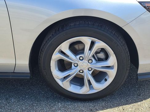 Used 2025 Honda Accord LX image 32