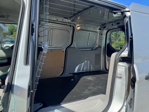 Used 2023 Ford Transit Connect XLT image 24
