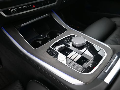 New 2025 BMW X5 xDrive40i w/ Parking Assistance Package image 11