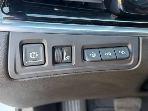 Used 2023 GMC Acadia Denali AWD/4WD image 36