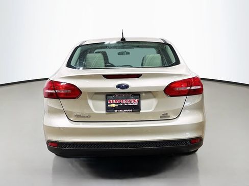 Used 2018 Ford Focus SE FWD image 7