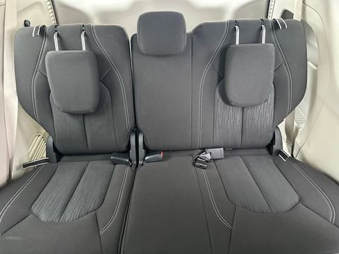 Used 2024 Chrysler Voyager LX image 17
