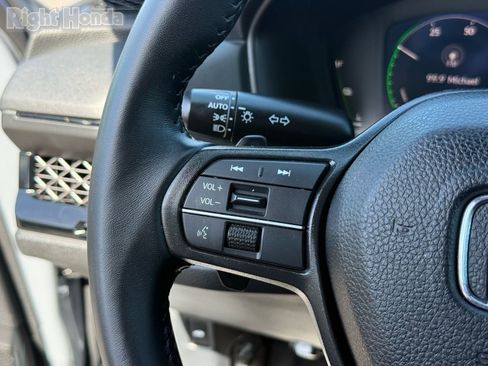 Used 2023 Honda Accord Sport image 17