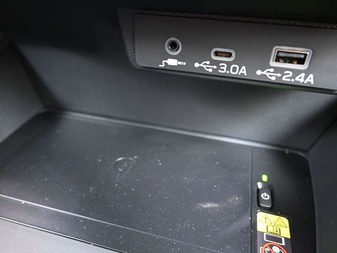 Used 2025 Subaru Forester Limited AWD/4WD image 32