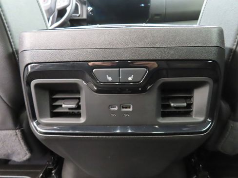 Used 2024 GMC Sierra 1500 AT4 w/ Technology Package image 14