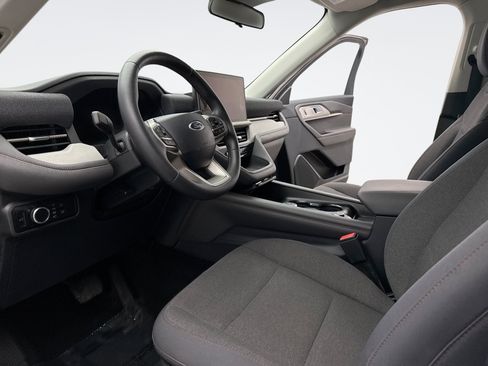 Used 2025 Ford Explorer Active AWD/4WD image 12