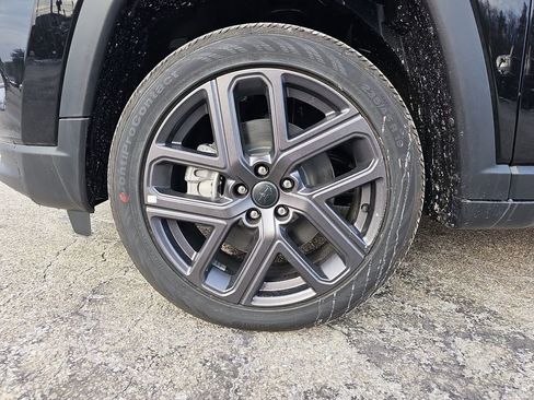 New 2026 Jeep Compass Latitude w/ Sun and Sound Group image 31