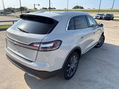 Used 2022 Lincoln Nautilus Reserve AWD/4WD image 11