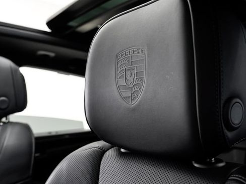 Certified 2026 Porsche Macan AWD/4WD image 8