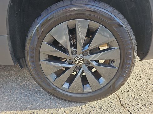 Used 2024 Volkswagen Taos S image 33