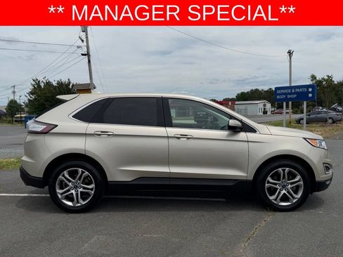 Used 2018 Ford Edge Titanium FWD image 2