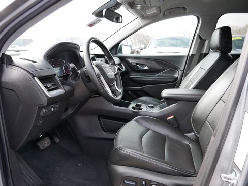 Used 2024 GMC Terrain SLT image 11