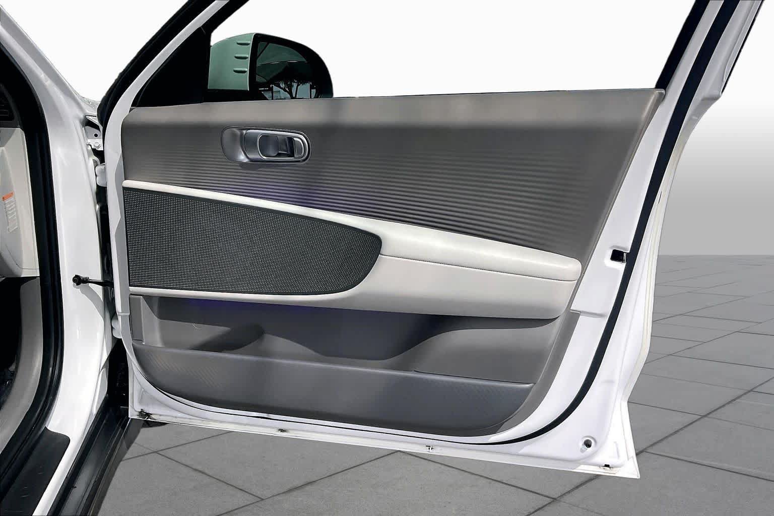 Used 2024 Hyundai Ioniq 6 SEL RWD image 22