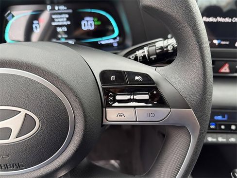 New 2026 Hyundai Elantra Blue image 25