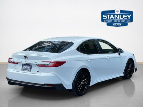 Used 2025 Toyota Camry SE w/ Convenience Package FWD image 12