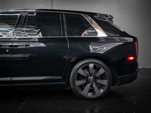 Used 2020 Rolls-Royce Cullinan AWD/4WD image 4