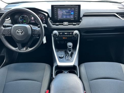 Used 2021 Toyota RAV4 LE image 13