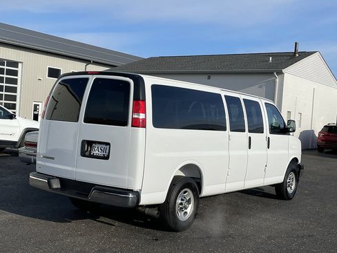 Used 2025 Chevrolet Express 3500 LT w/ LT Preferred Equipment Group RWD image 2