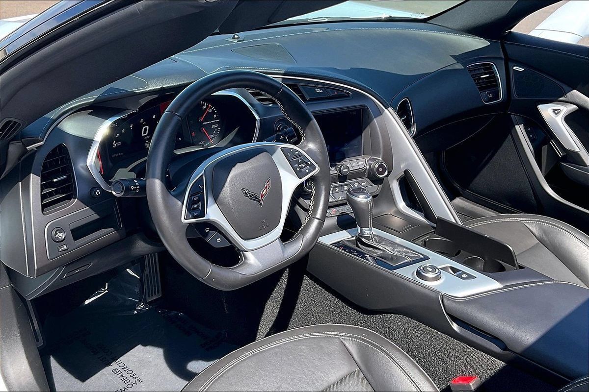 Used 2019 Chevrolet Corvette Stingray Coupe w/ Carbon Flash Badge Package RWD image 16