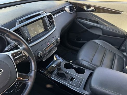 Used 2019 Kia Sorento EX image 16