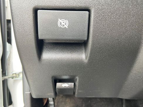 Used 2007 Chevrolet Colorado LT w/ LT Preferred Equipment Group AWD/4WD image 19